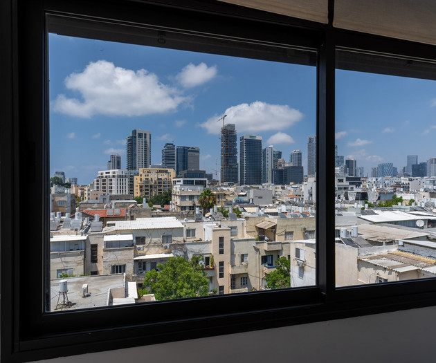 Blueground | Florentine, City View, Top Floor - 01