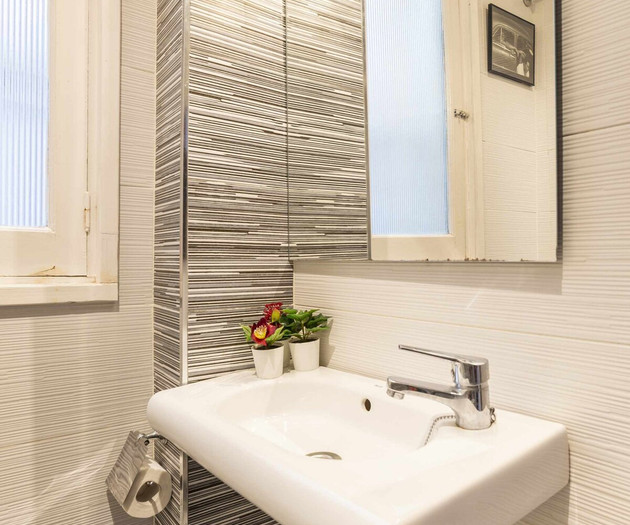 Full bathroom