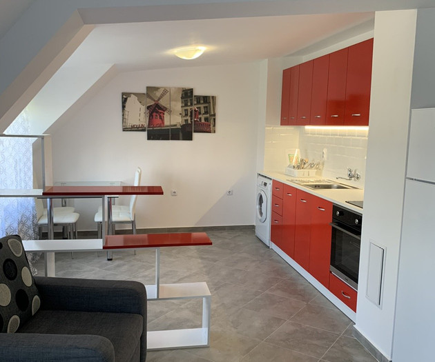 Stylish 1BR near Centre