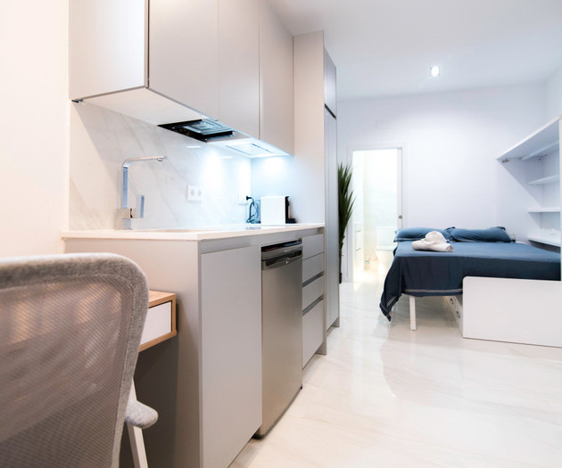 SleekLofts Queen-Bed Studio near City of Arts