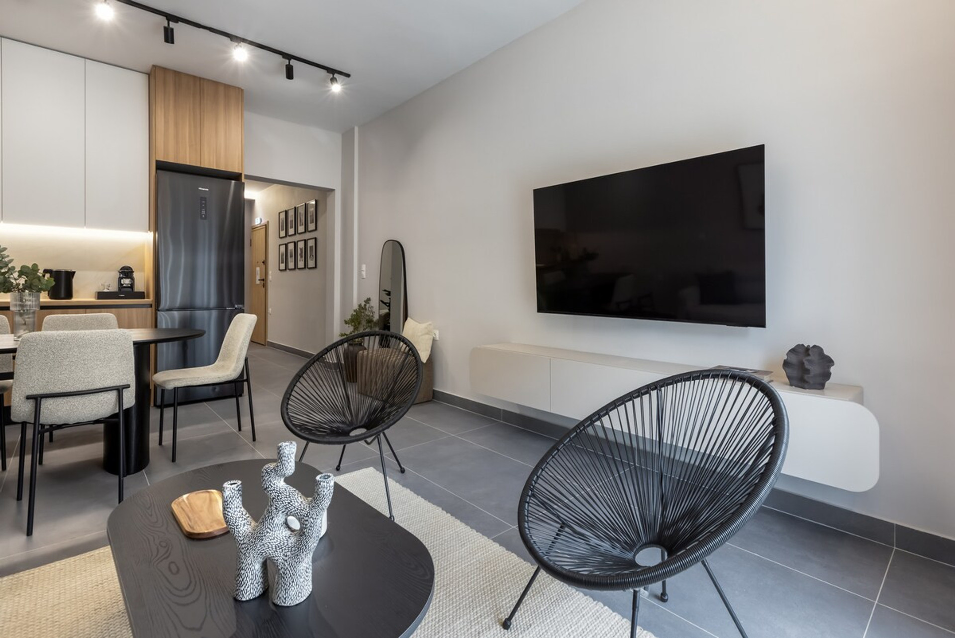 Living room image 5
