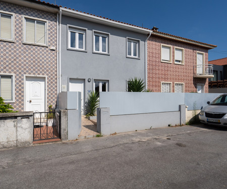 Charming Bright House w/ Garden