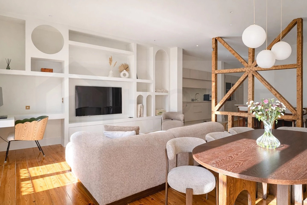 Charming Newly Renovated flat in the center or Lis preview