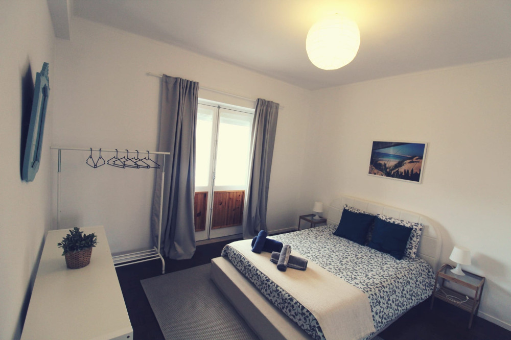 T2 in the Center of Peniche preview