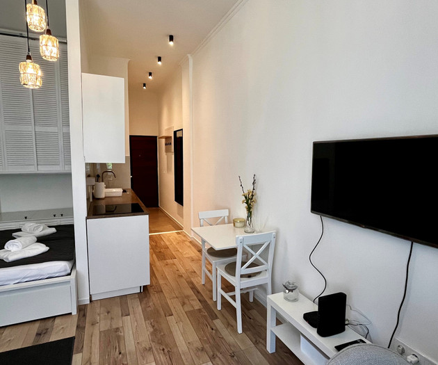 DOWNTOWN ATMOSPHERE FOR STUDY OR WORK FROM HOME