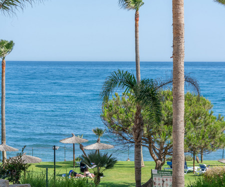 Beachfront flat in Mi Capricho. Marbella