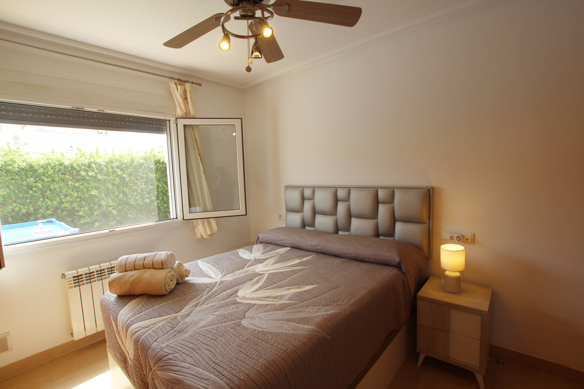 Bedroom with double bed