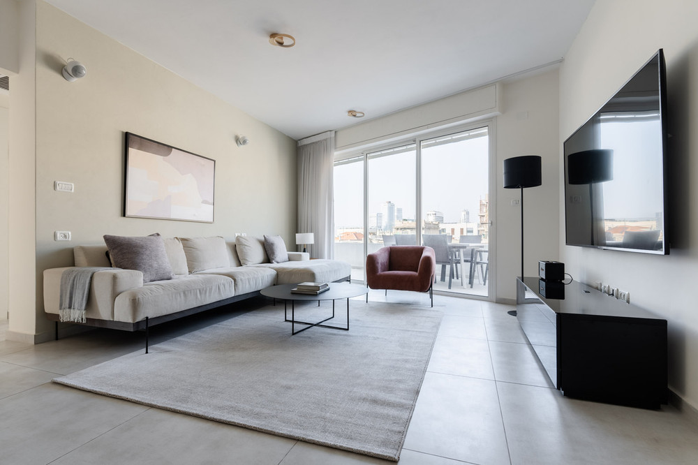 Blueground | Nachalat Binyamin, balcony,nr park-47 preview