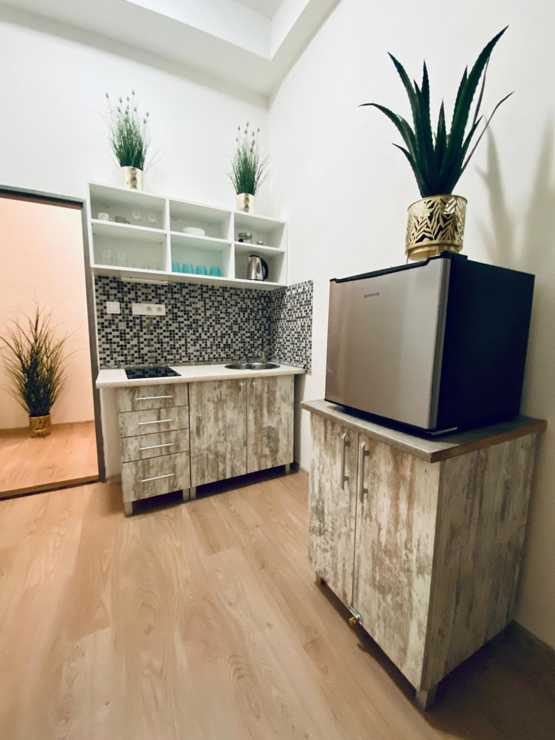 Kitchenette with mini fridge