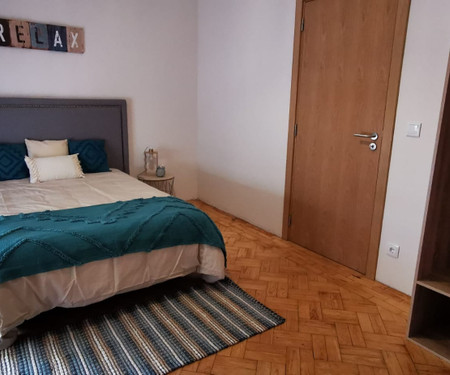 Apartamento com áreas bastante generosas