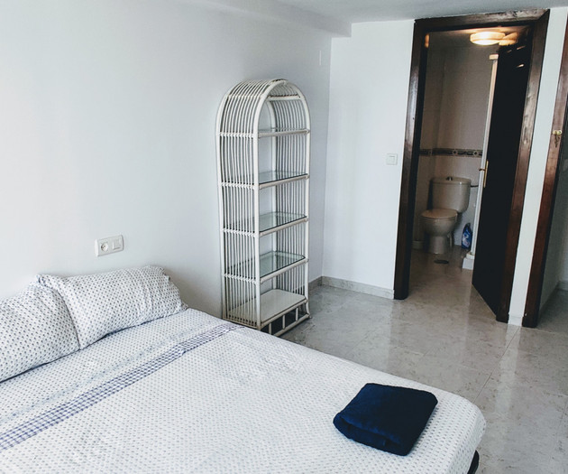 Great views, 3-bedr, shared pool, for 6