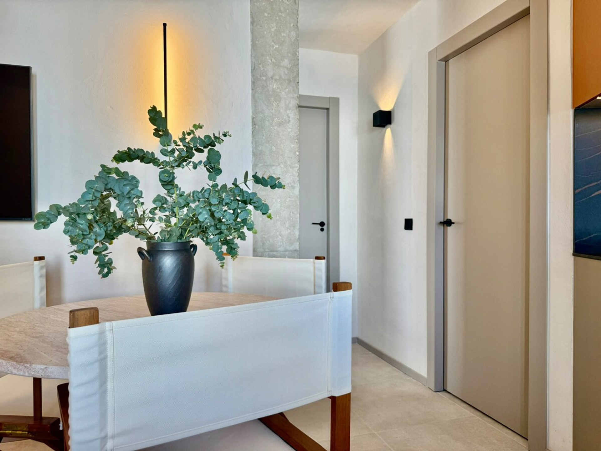 Living room image 3