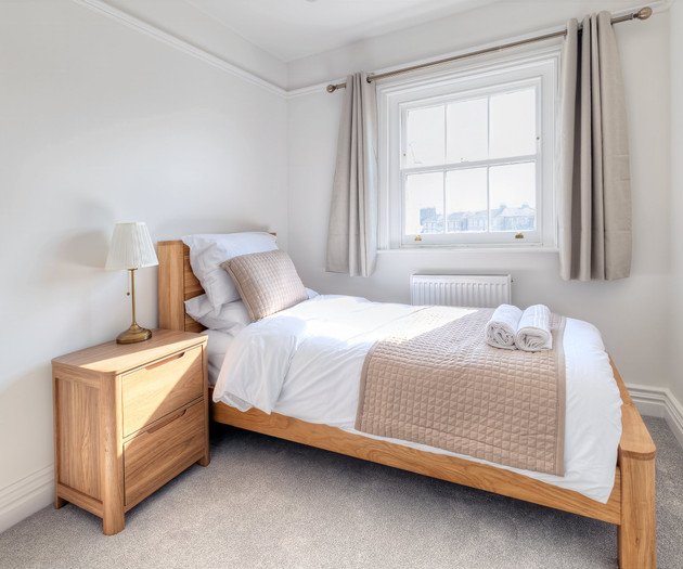 Central Maidstone 2-Bed Family Apartment | Sleeps