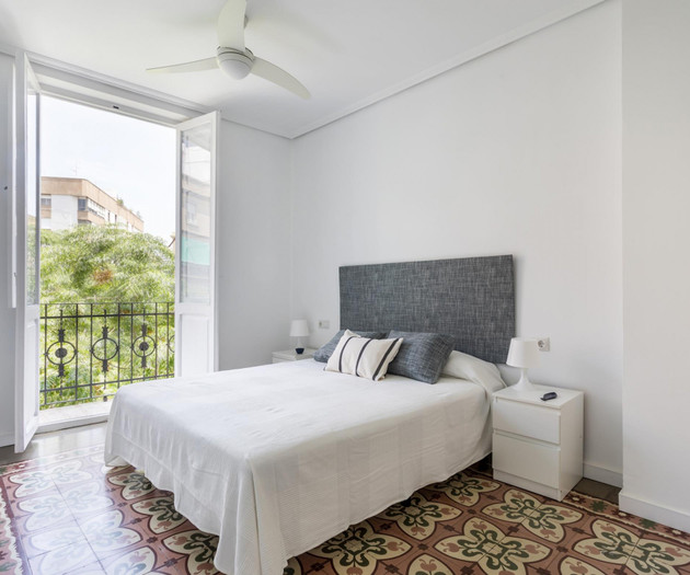 CHARMING AND BRIGHT, CITY OF ARTS · SEASONAL RENTA