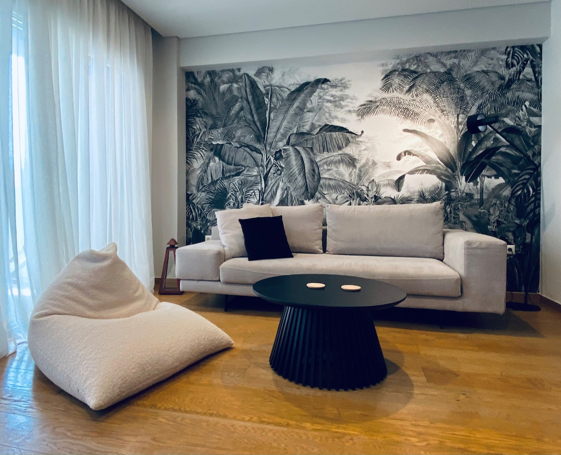 Living room image 2