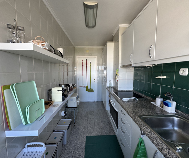 1 bedroom apt w/ parking place and bills included