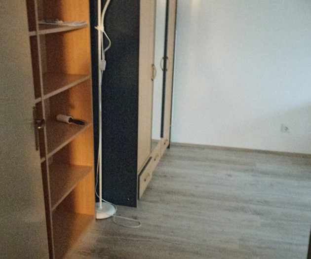 2-bed flat 3-min  from PTE Med School, move-in now