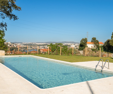 Colourful Luxurious Flat w/ Balcony & Pool