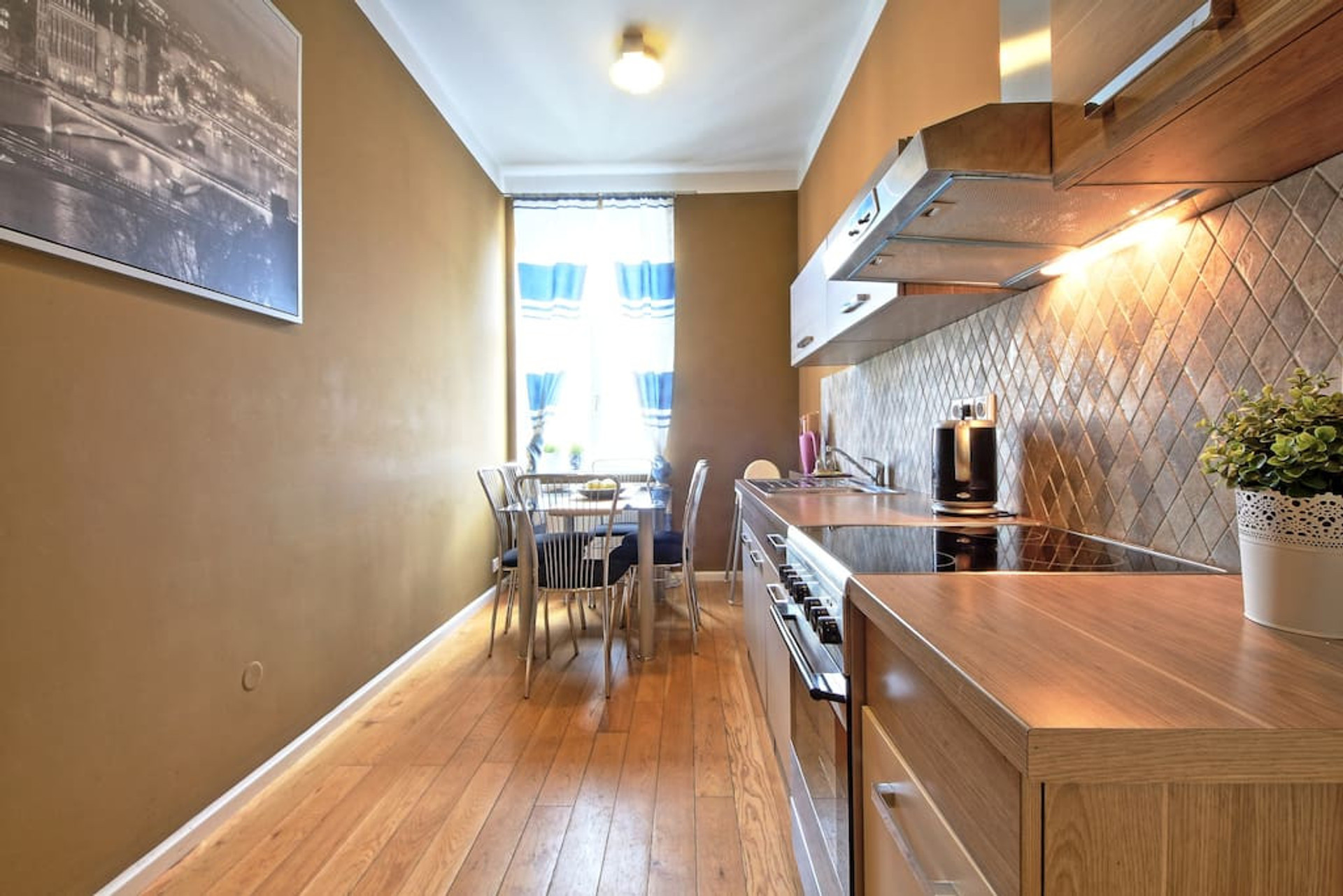separated kitchen