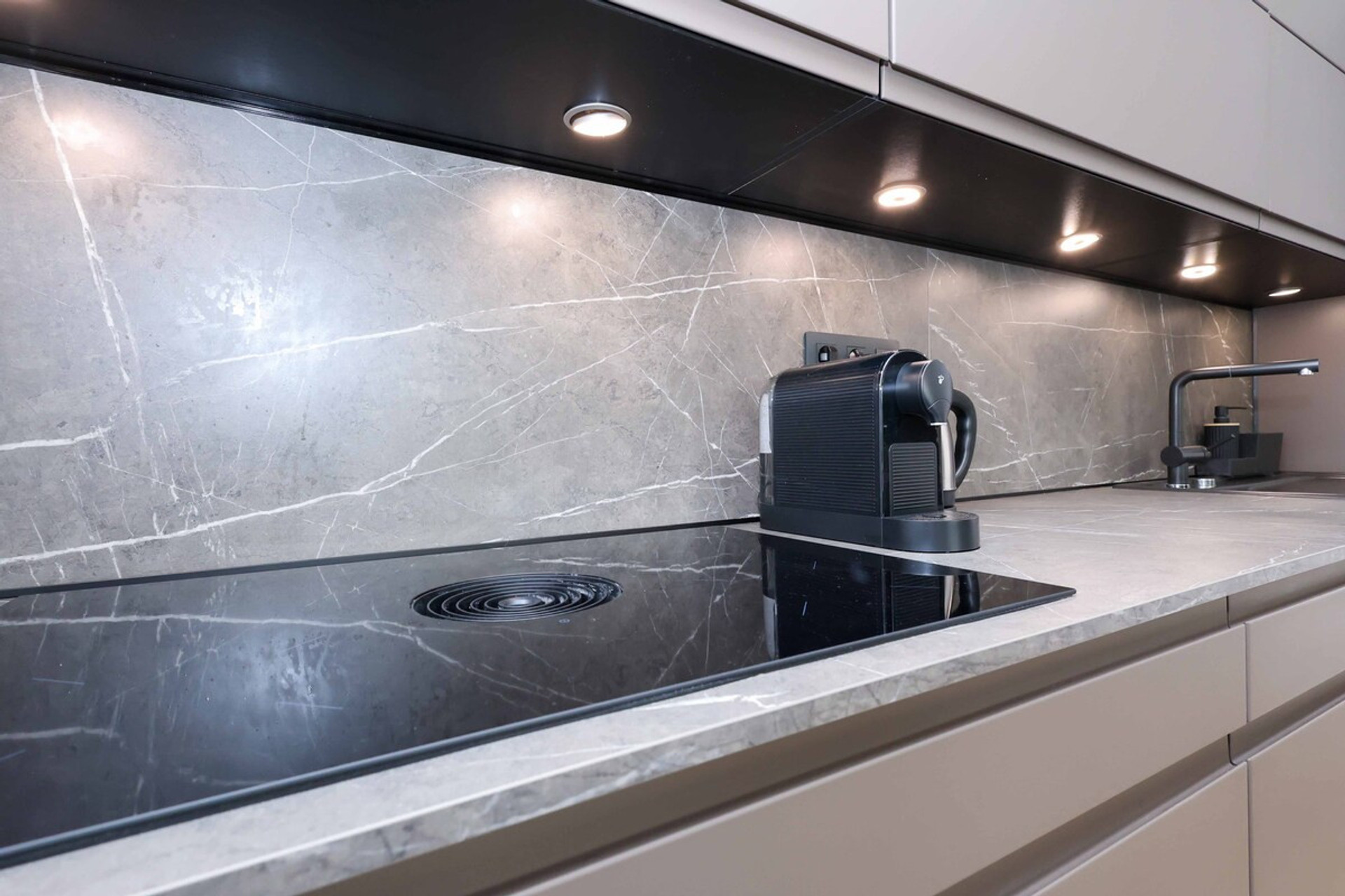 Full kitchen image 2