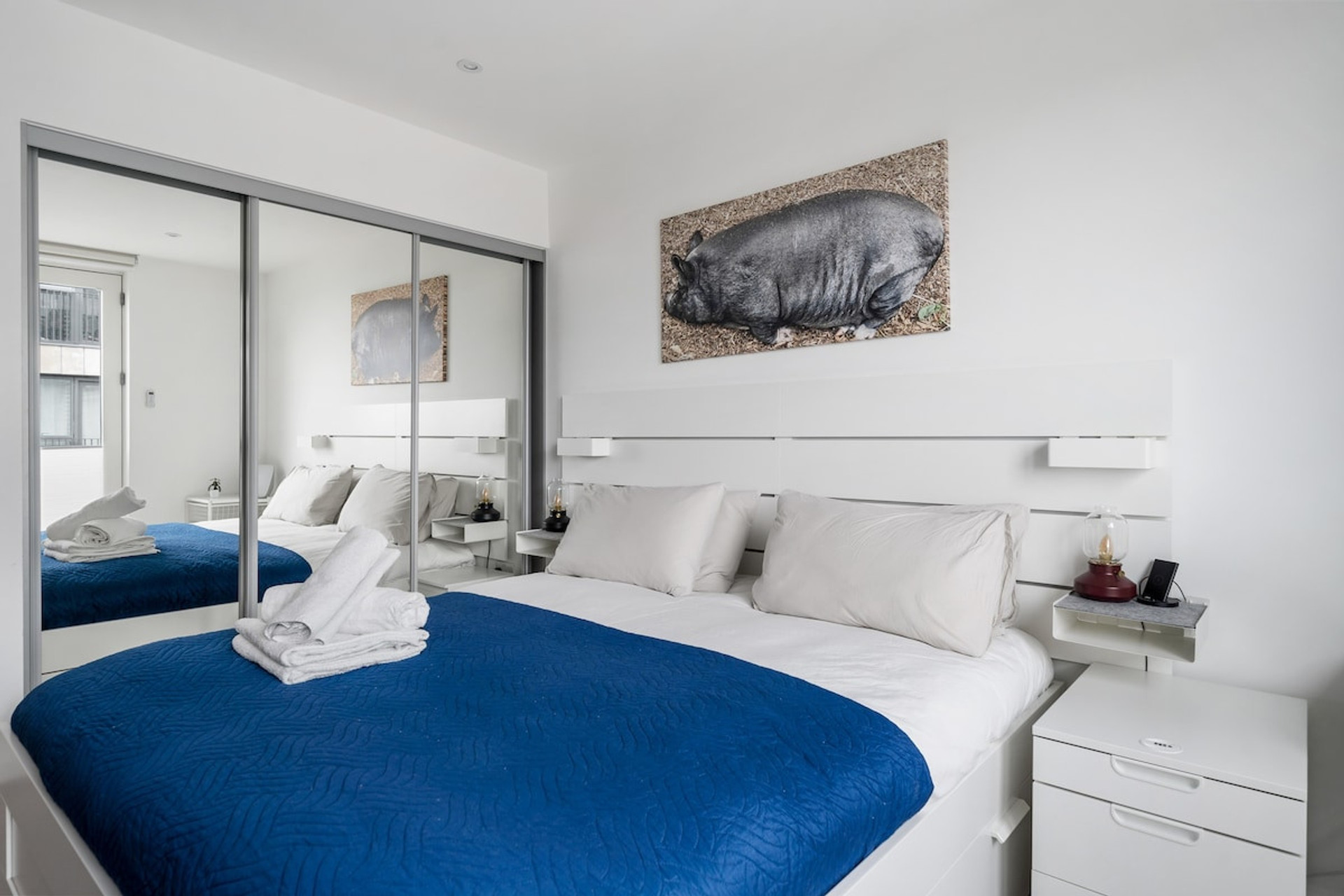 Bedroom 1 image 2
