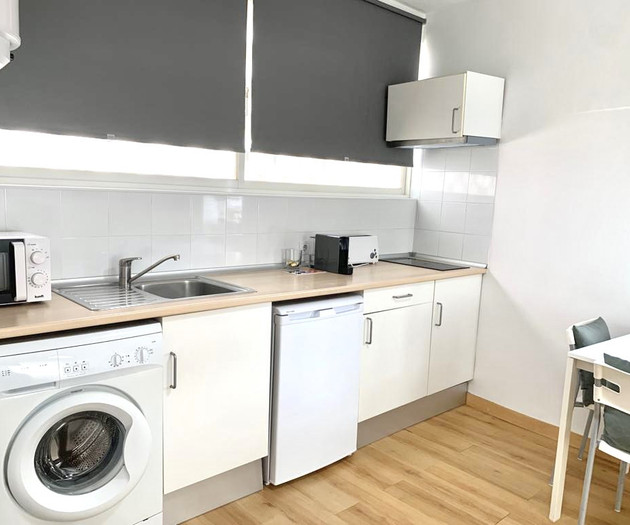 Cozy 1-Bedroom Apartment in Estoril