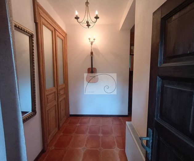 Elegant Duplex in Villa • Central Bucharest