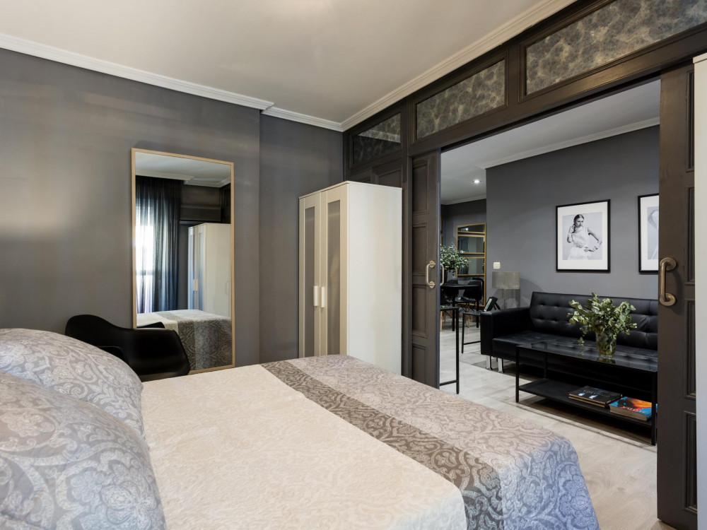 Apartment for Rent in Seville, HoliRent Gran Poder Citizen Remote 34953