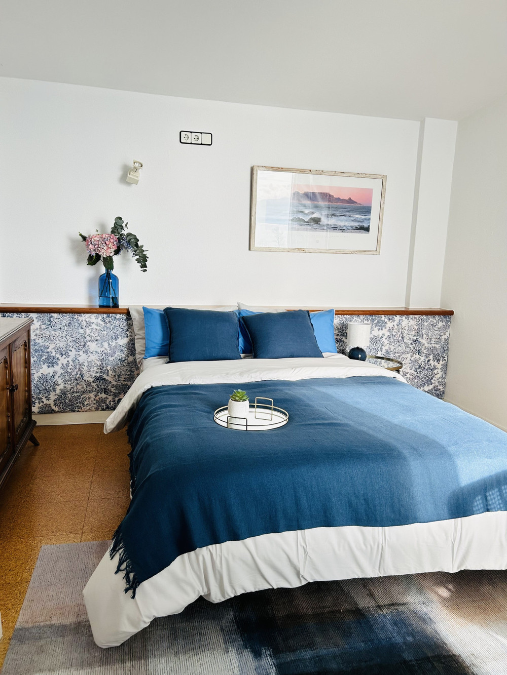 Oceanfront All-Inclusive Coliving - Blue Room preview
