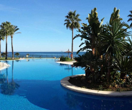 Beachfront flat in Mi Capricho. Marbella