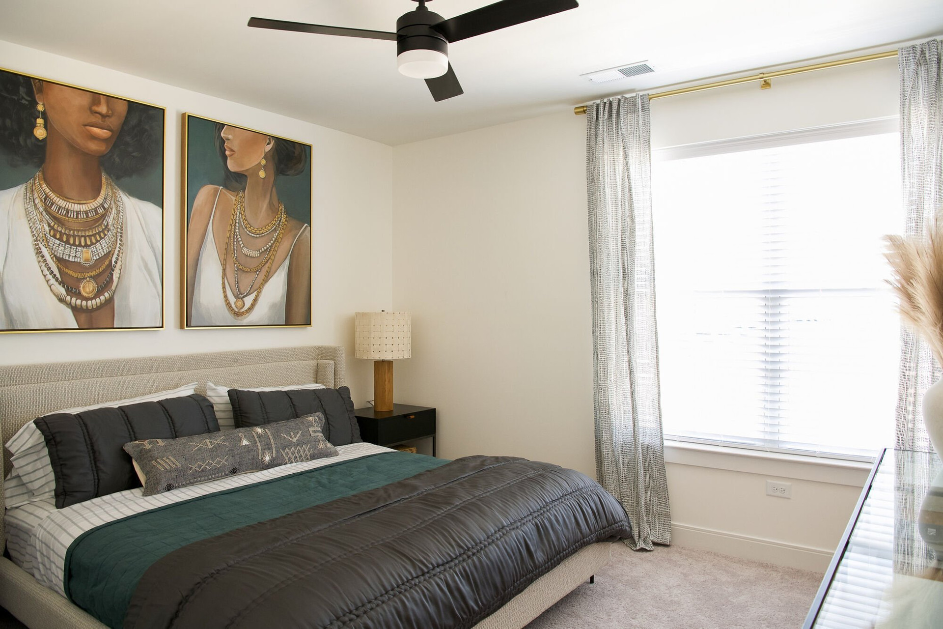 Bedroom with queen bed