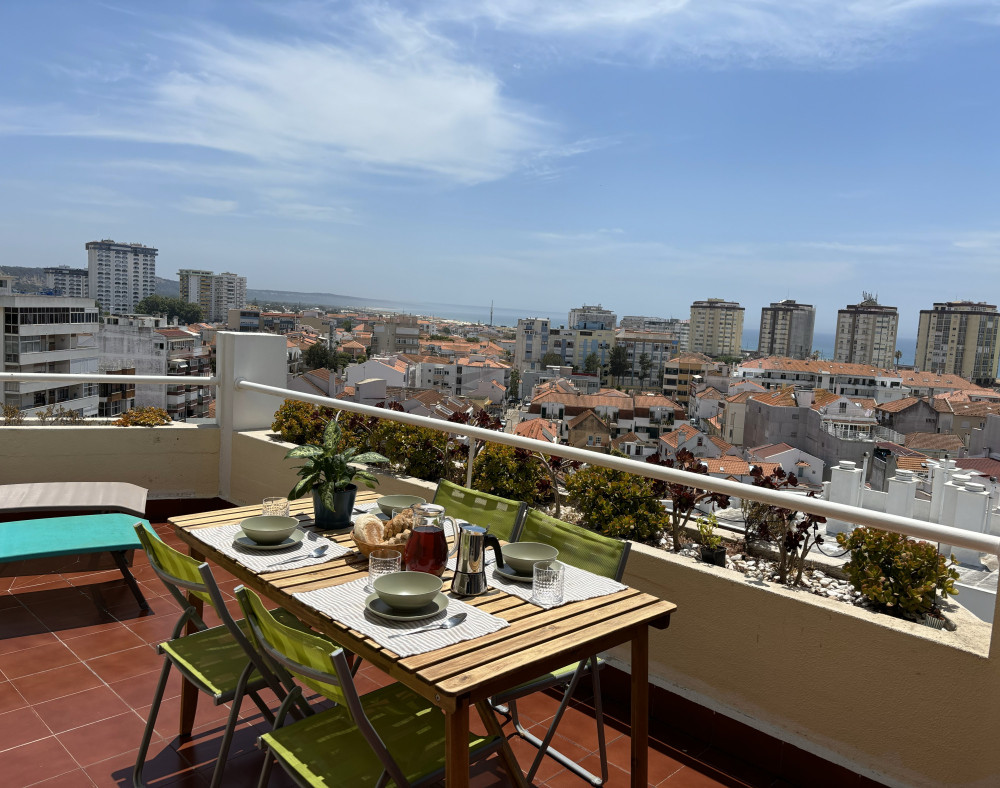 Sunny penthouse in Costa da Caparica preview
