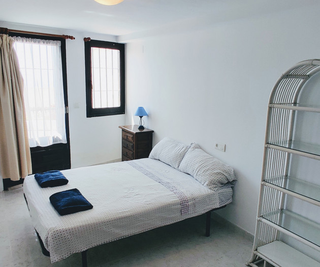 Great views, 3-bedr, shared pool, for 6