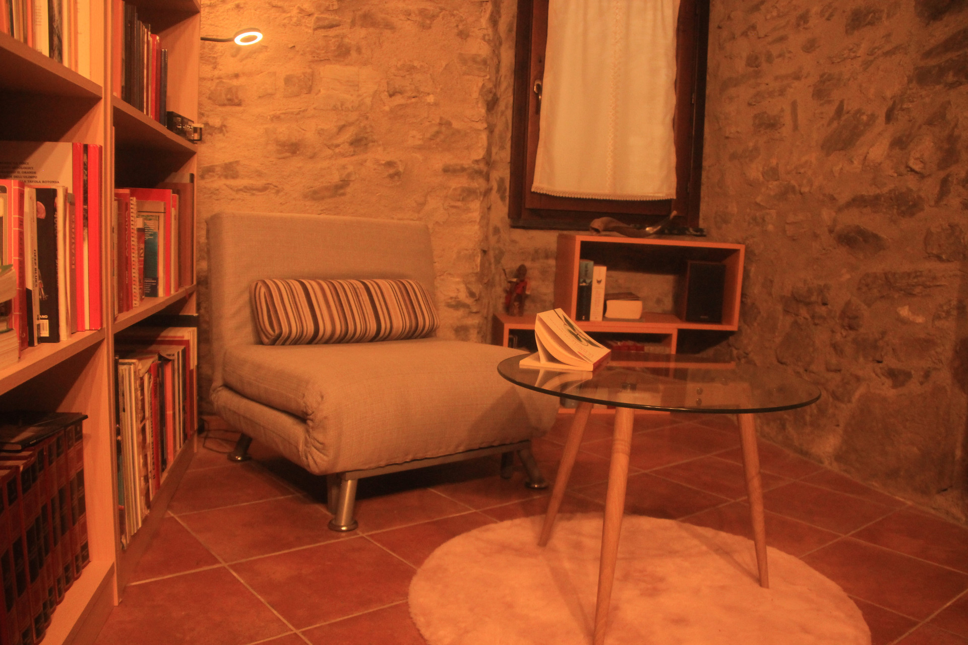 Reading nook with bookshelves