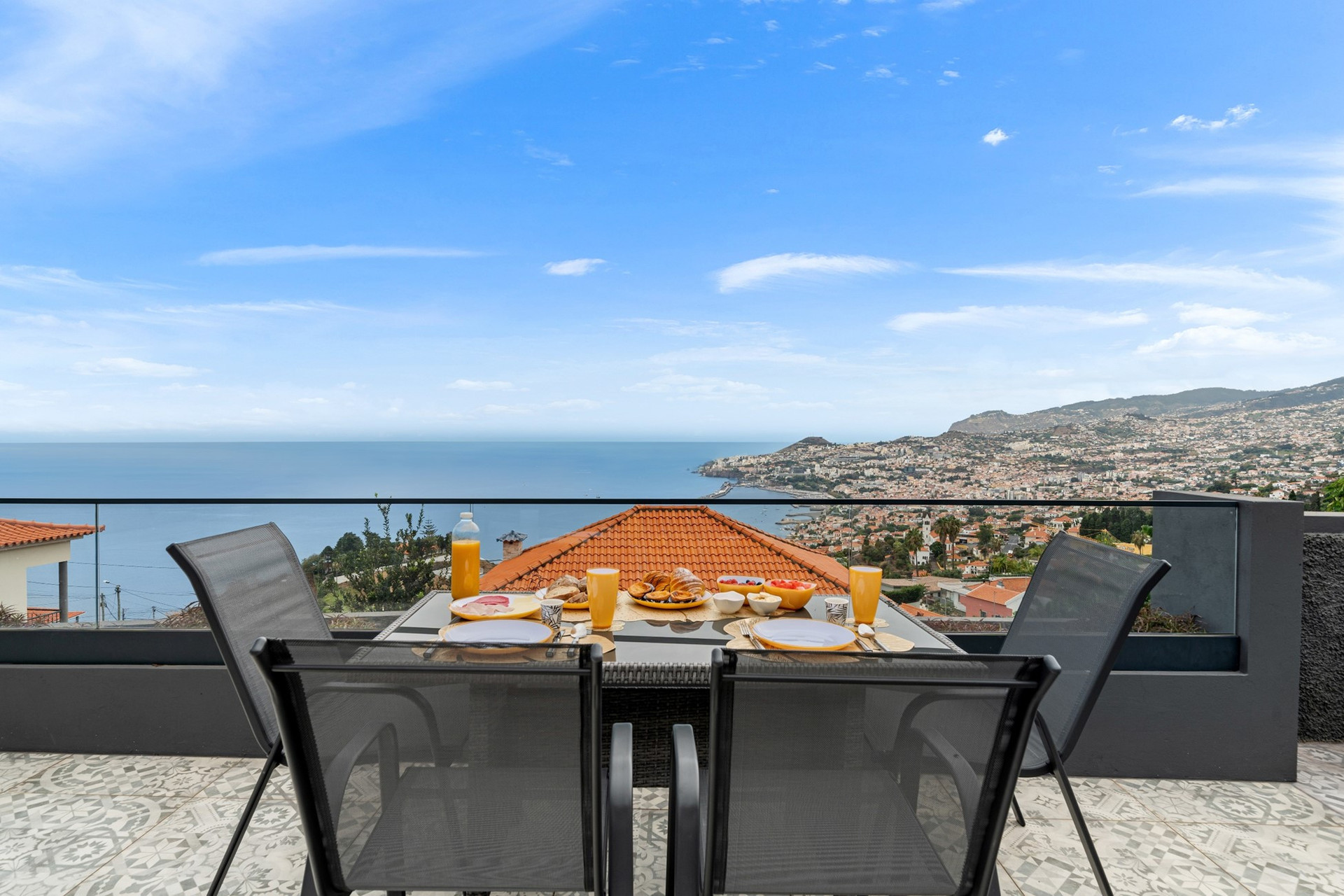 Outdoor area with furniture