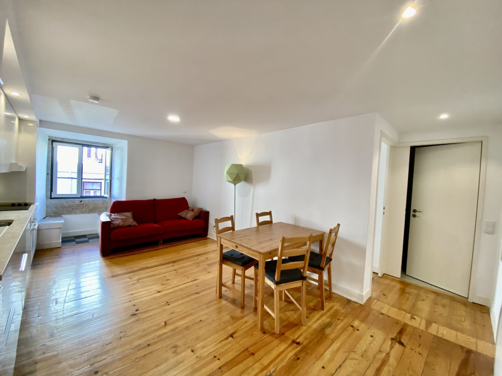 Sunny apartment near Lisbon's River preview