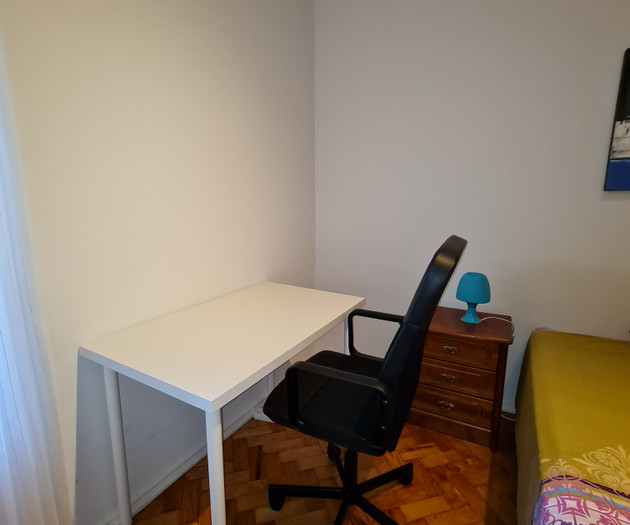 Private room for male only in Santa Apolónia