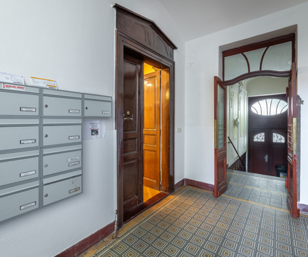 Historic apartment close to Square of Peace