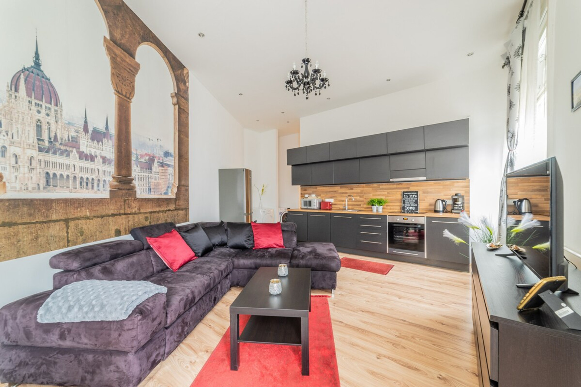 Living room image 4