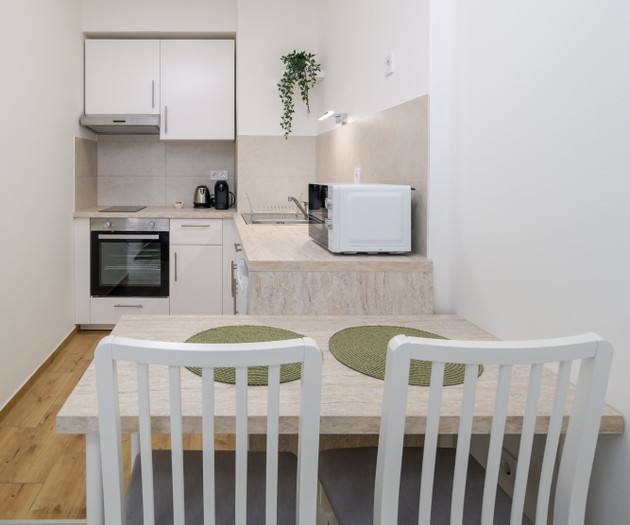 New Studio with FREE parking