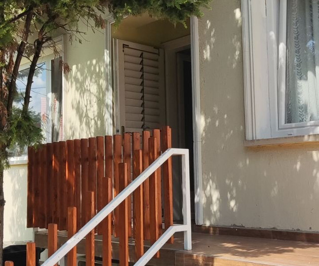 Mediterran Garden Lil Apartment 1