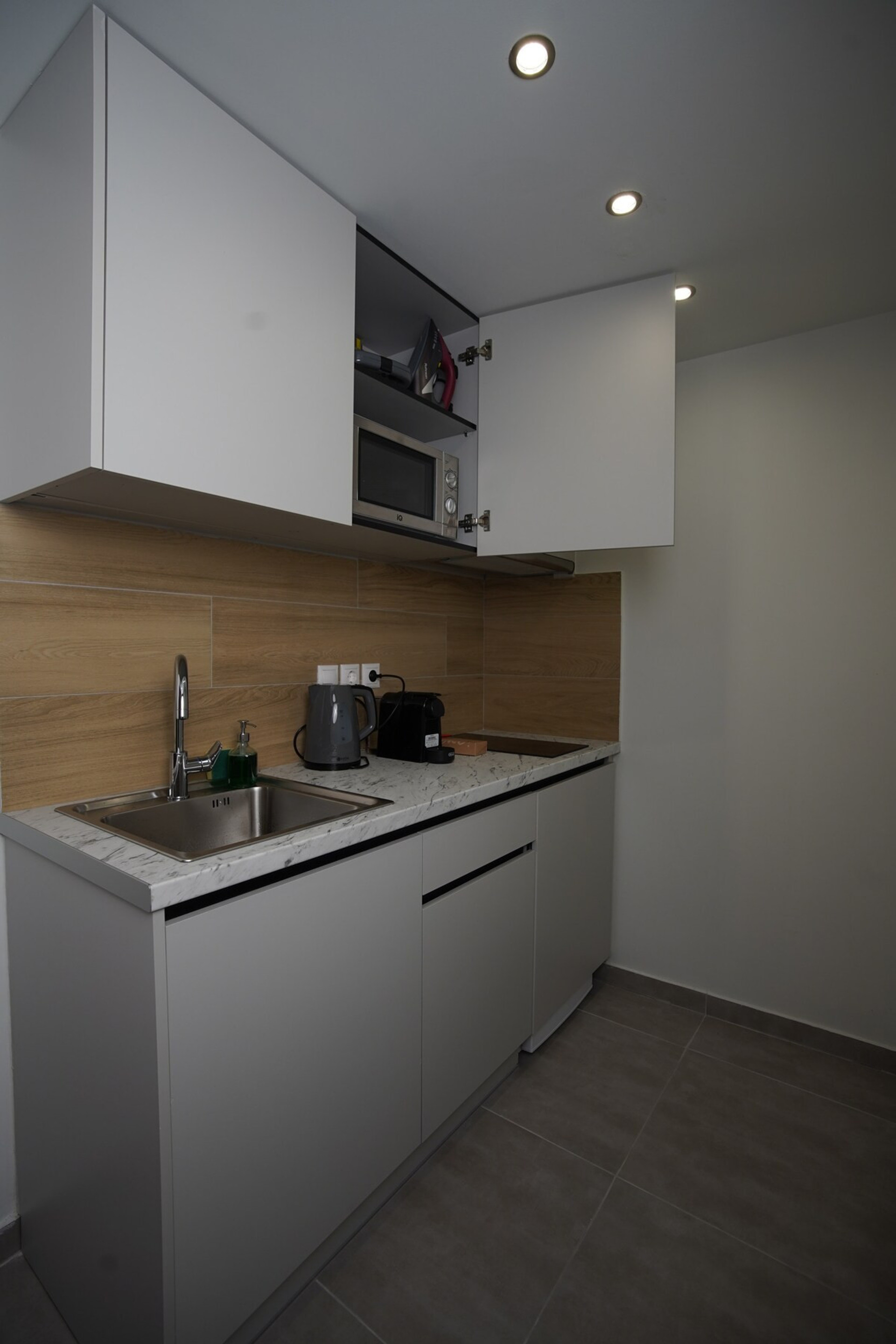 Kitchenette image 1