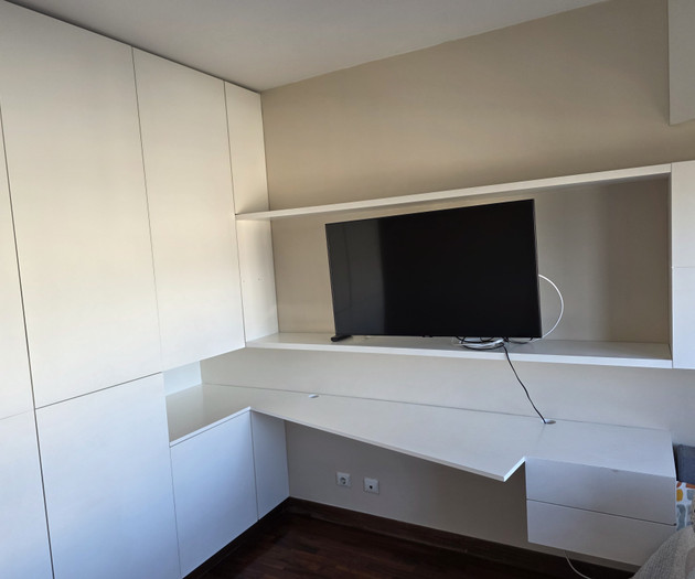 Bright Modern Room | 500Mbps Fiber | City Center
