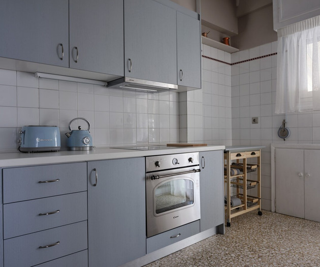 The full equipped kitchen