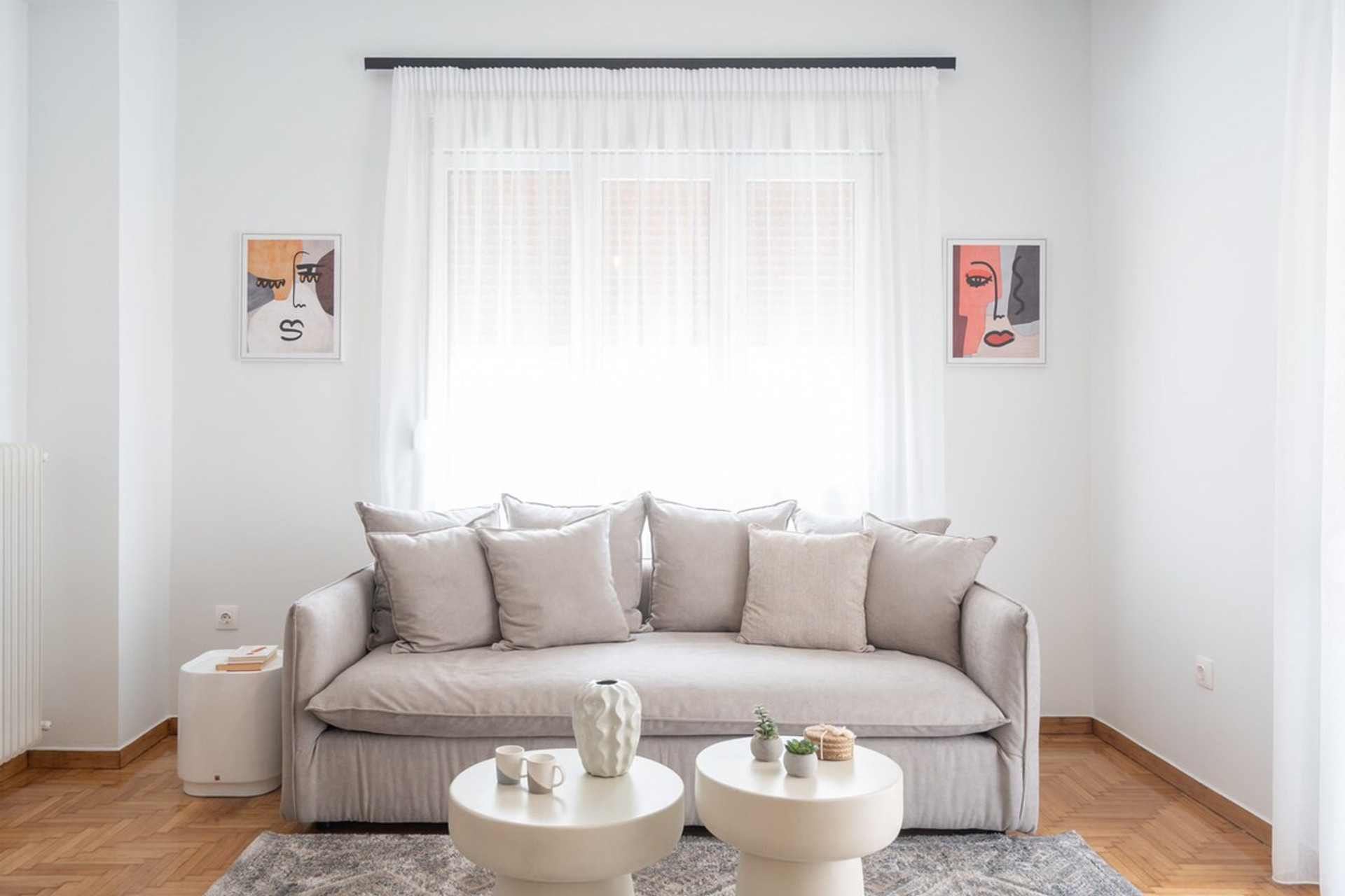 Living room image 4