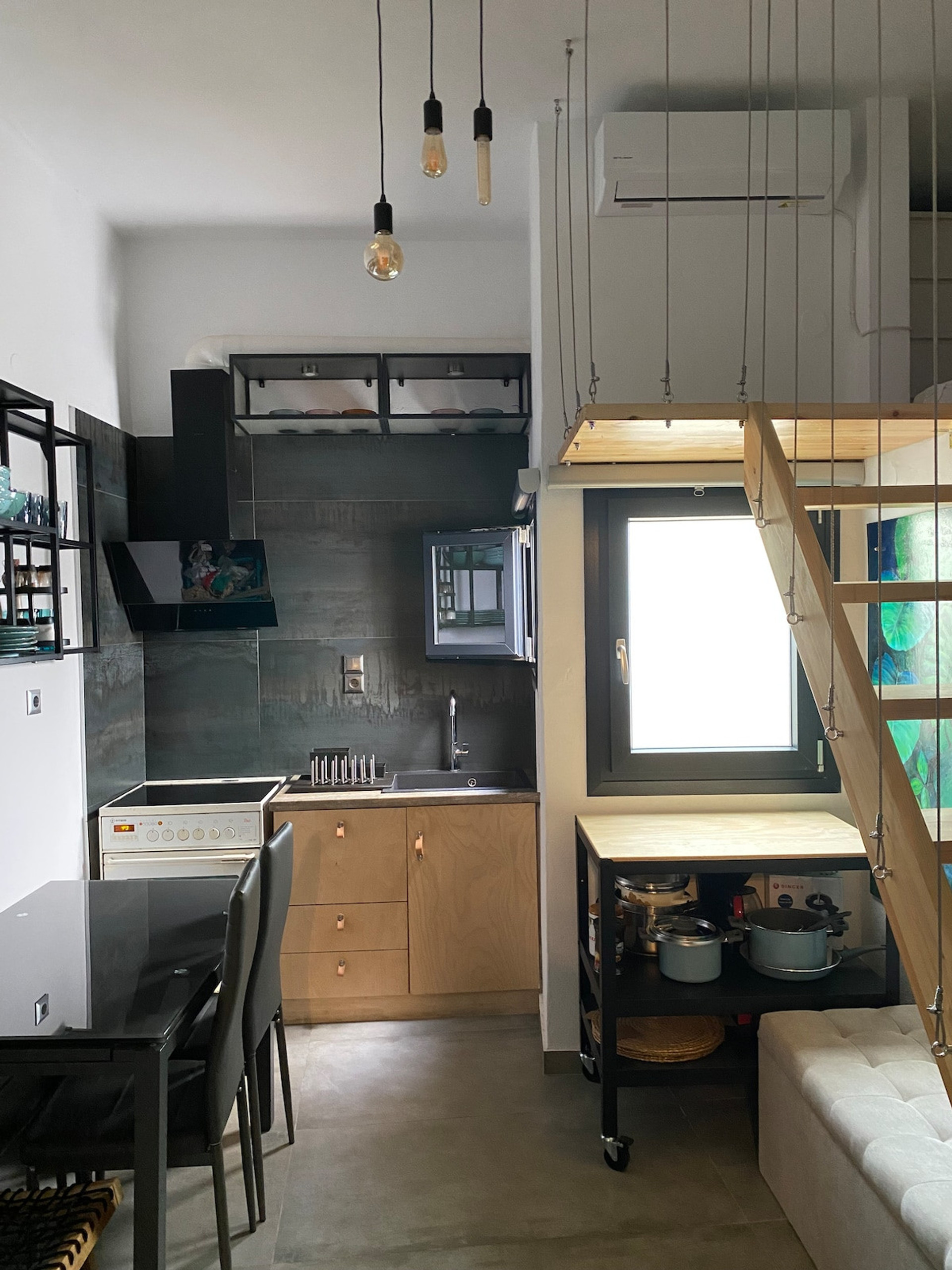 Full kitchen