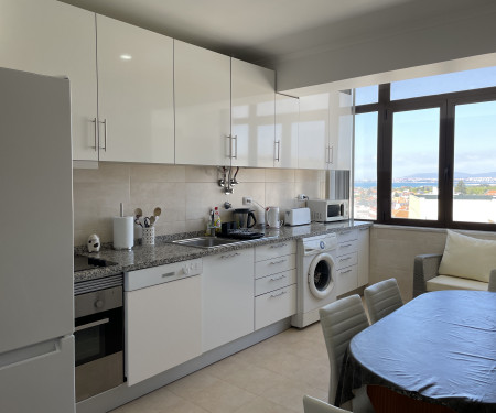 Spacious 2-bed flat, 5min walk from the beach