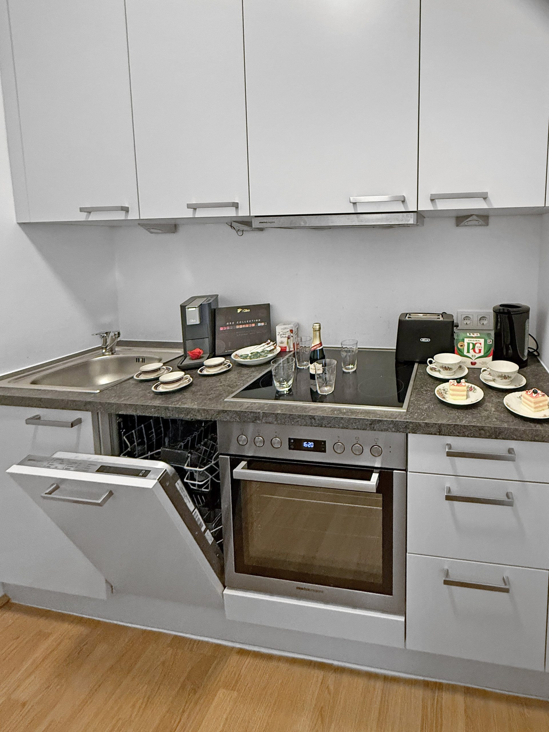 Kitchen with oven and dishwasher