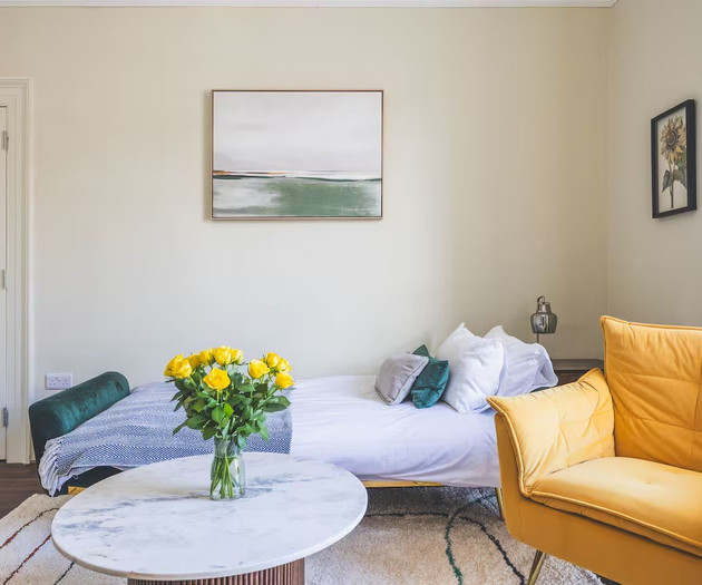 3 bed | Sleeps 7 | Private Parking | Great Locatio
