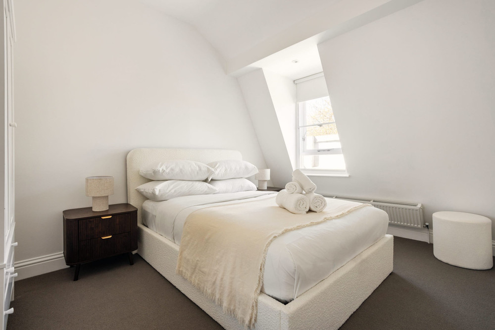 2BR Chelsea Apartment | Kings Road & Sloane Square preview